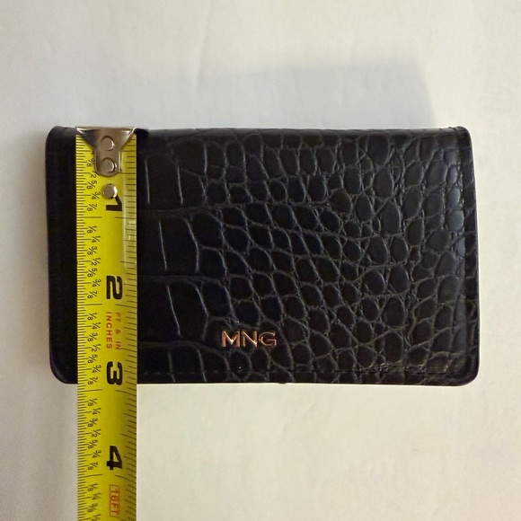 MANGO MNG Black Croc-Embossed Faux Leather Wallet - Picture 5 of 6